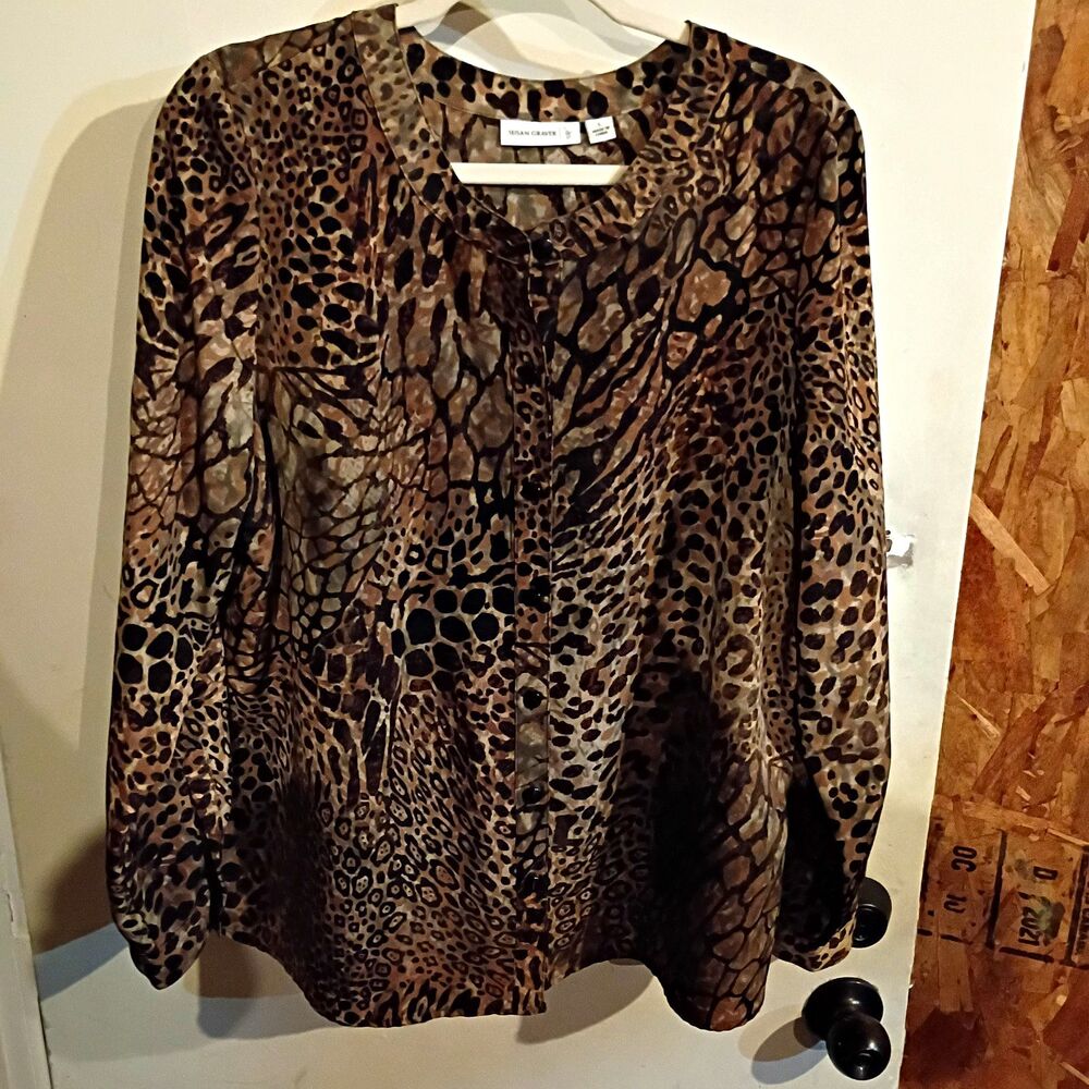 Susan Graver Women's L Regular Animal Print V-Neck Long Sleeve Button Blouse